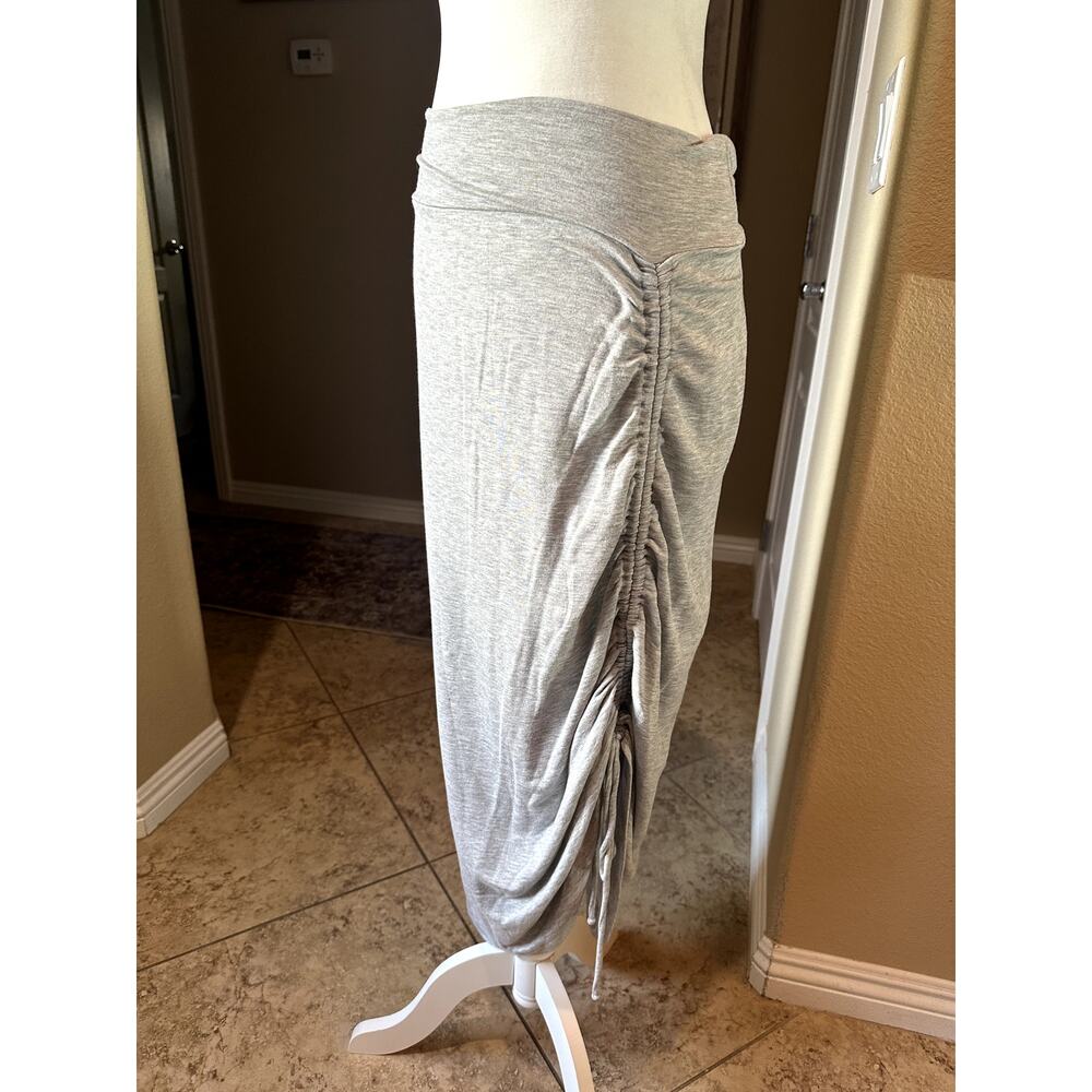 Pleione Gray Scrunched Skirt